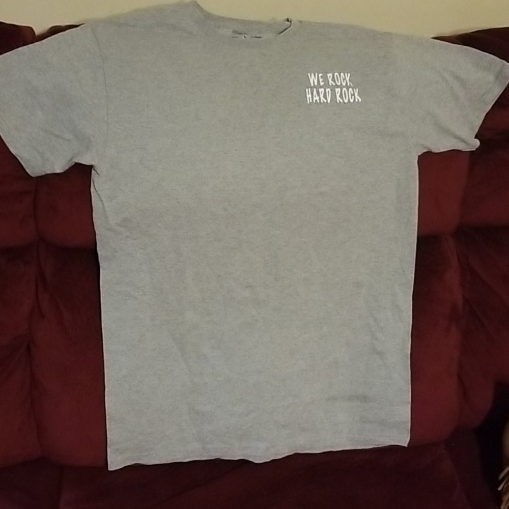 Tee shirt